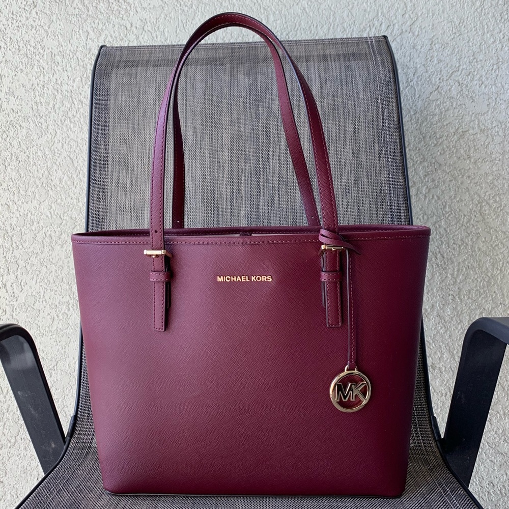 🌻 Michael Kors Carryall Tote